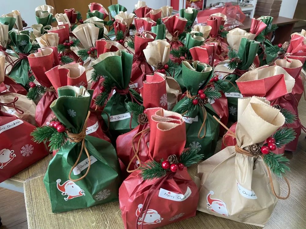 江蘇金鷹流體機械 | 喜迎圣誕福利到，金鷹關(guān)懷人心暖。